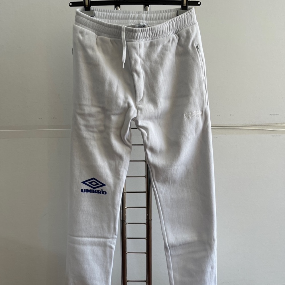 VETEMENTS White Umbro Edition Logo Lounge Pants